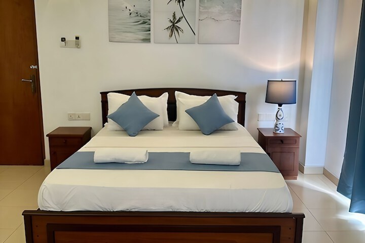 Room 4 of 44