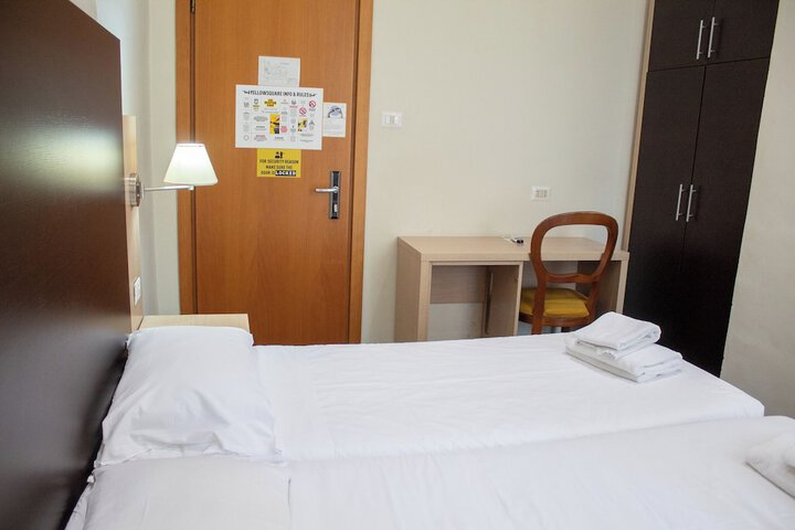 Room 29 of 82