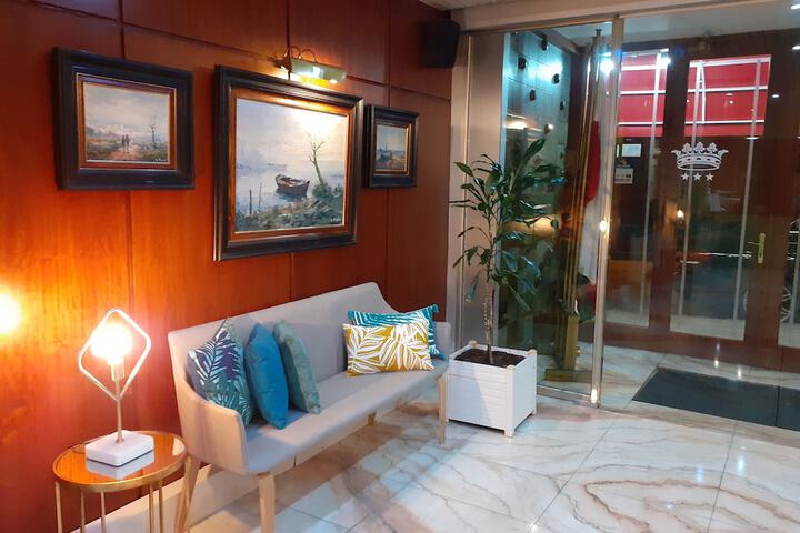 Entrance & Lobby