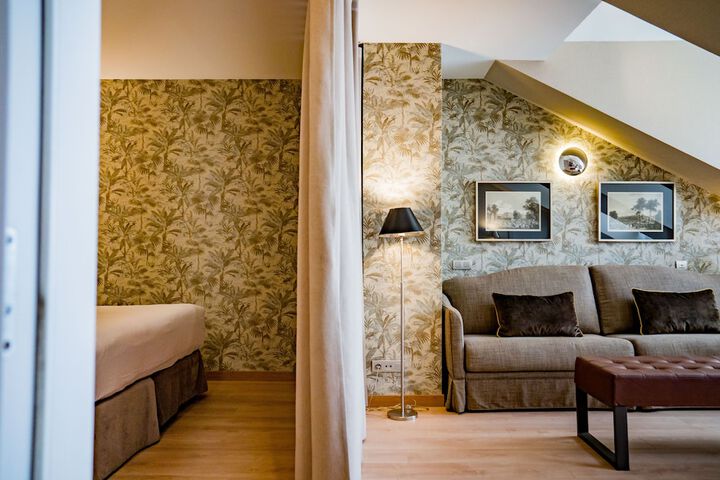 Room 16 of 68