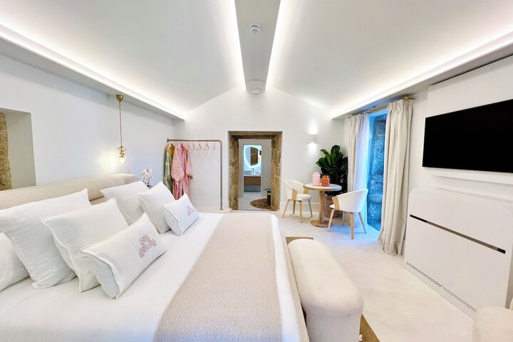 Room 6 of 52