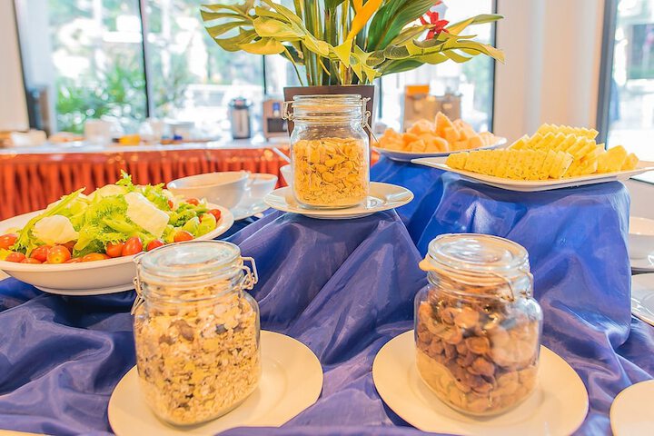Breakfast/Coffee Service 105 of 123