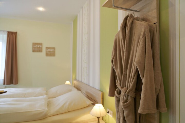 Room 12 of 40