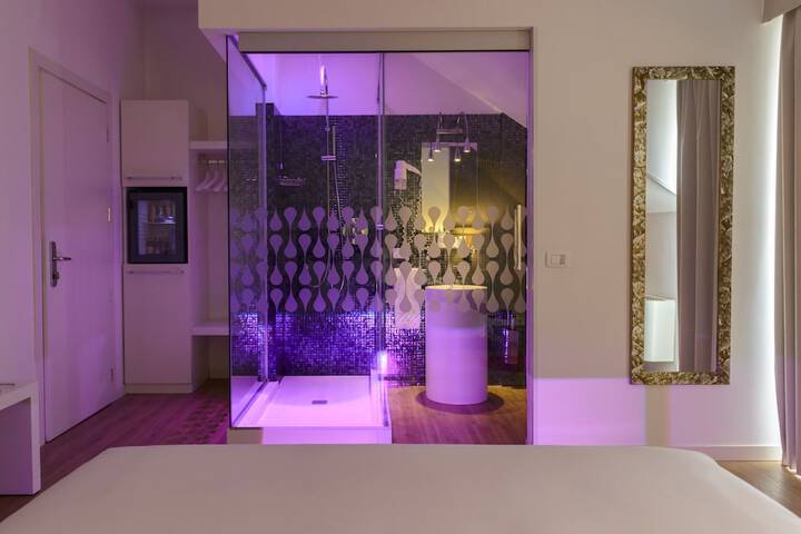 Room 43 of 76