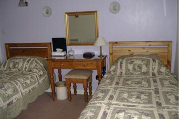 Room 7 of 8