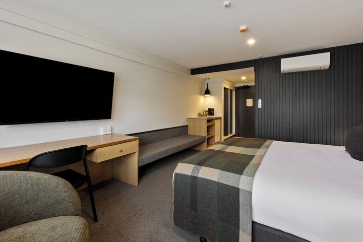 Room 30 of 61