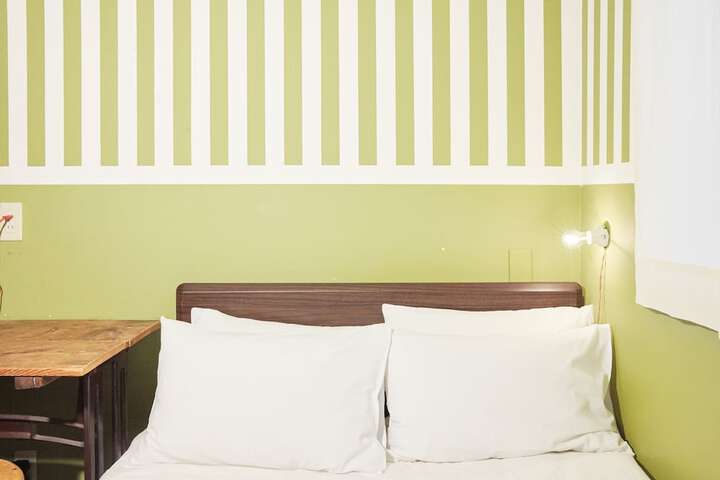 Room 13 of 22