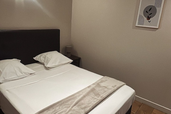 Room 13 of 79
