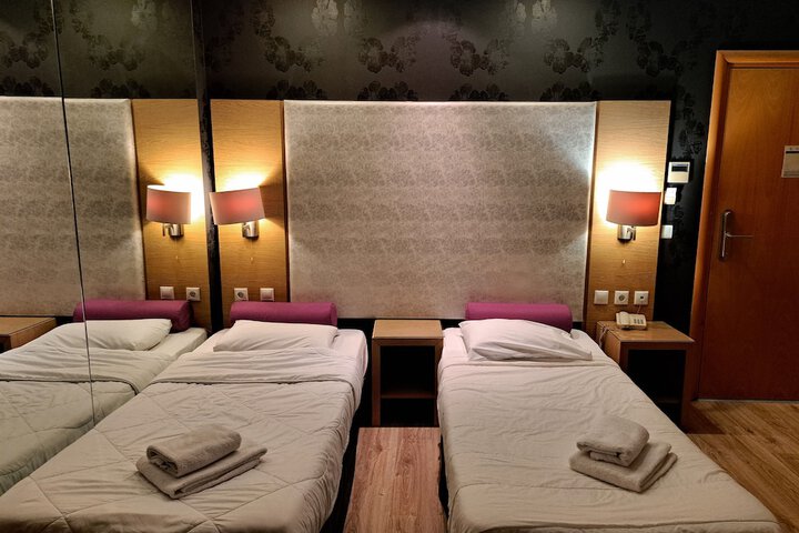 Room 25 of 44