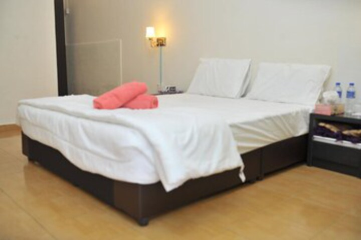 Room 16 of 24