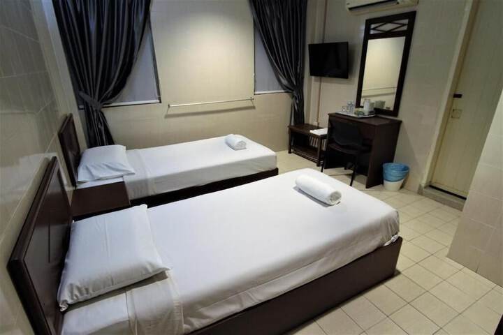Room 9 of 22