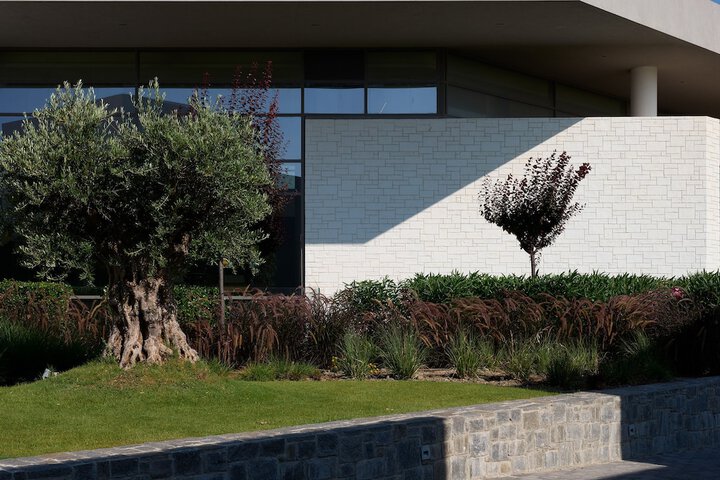 Hotel Exterior 199 of 225