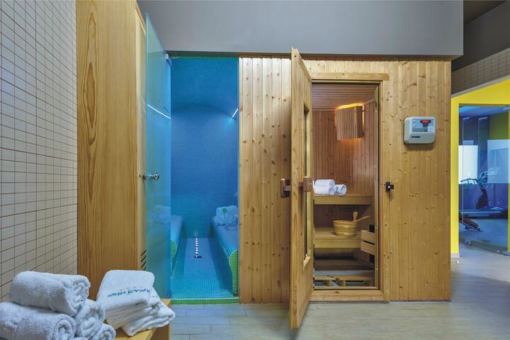 Room 38 of 61