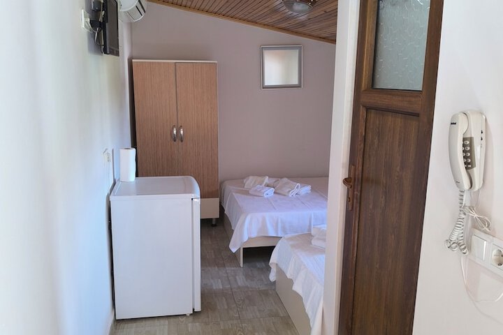 Room 13 of 63