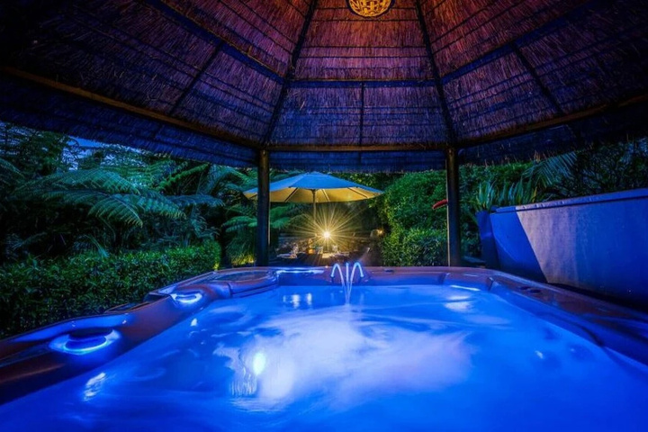 Pool 8 of 15