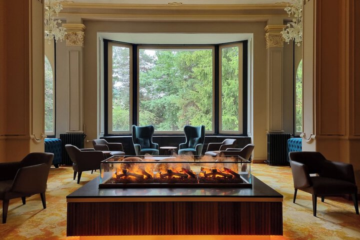 Entrance & Lobby