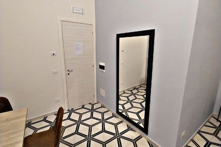 Room 13 of 37