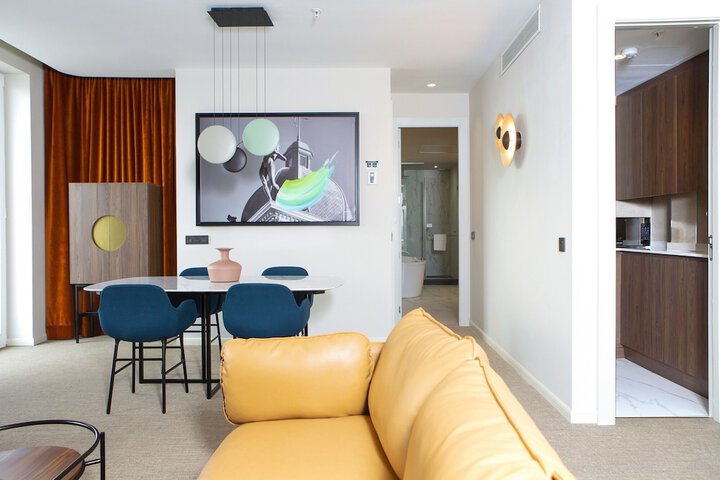 Room 55 of 202
