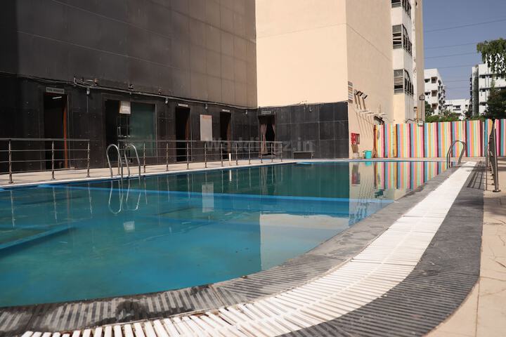 Hotel with Pool
