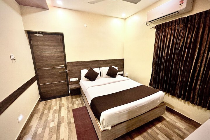 Room 2 of 20