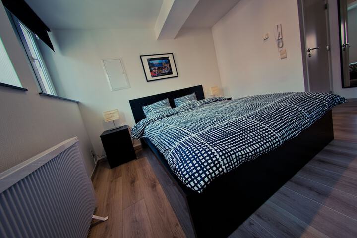 Room 2 of 109