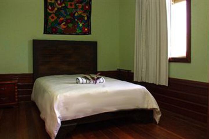 Room 10 of 25