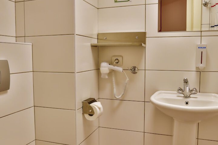 Room 62 of 91