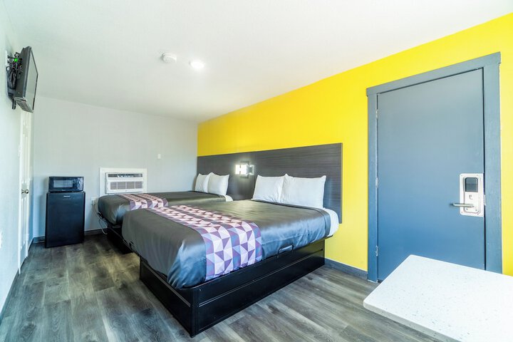 Room 48 of 79