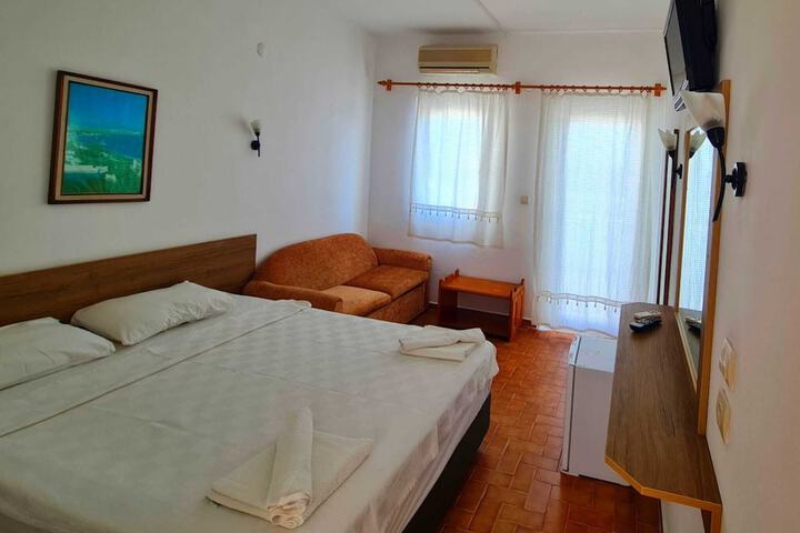 Room 7 of 50