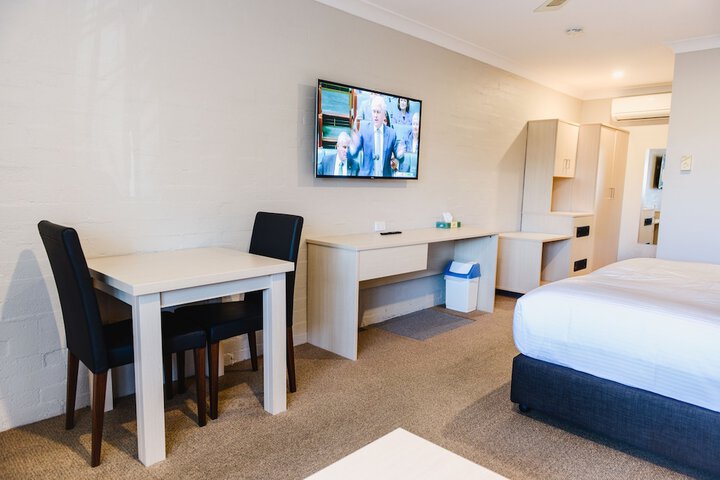 Room 3 of 26