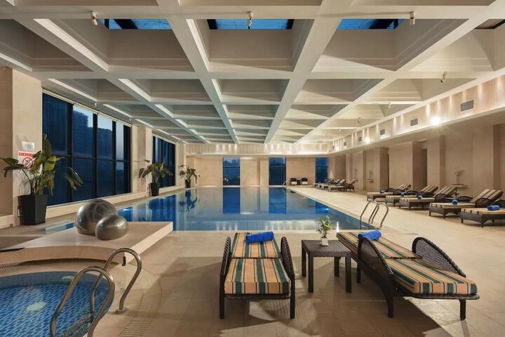 Pool 14 of 27