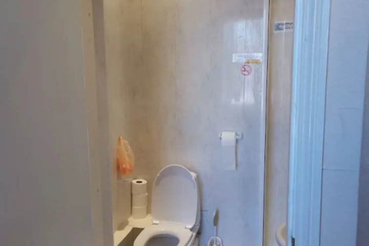 Room 8 of 13