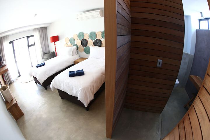 Room 5 of 43