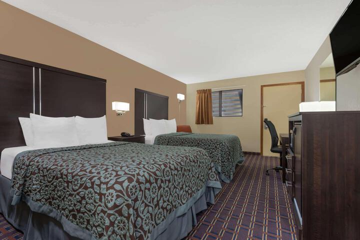 1 King Bed (14 of 17)