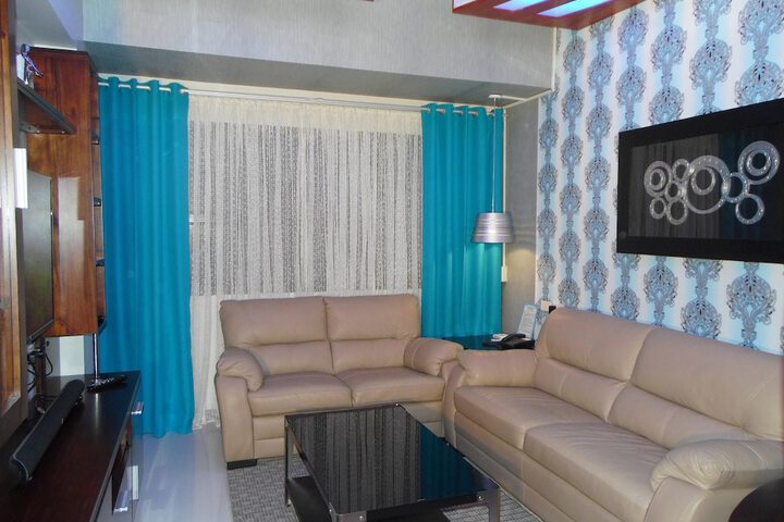 Room 17 of 38