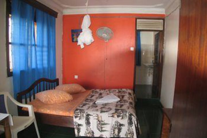 Room 7 of 13