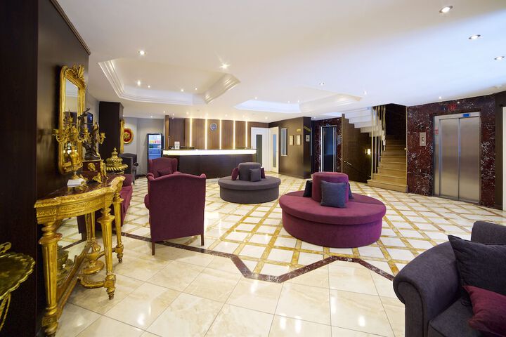 Guest Lobby