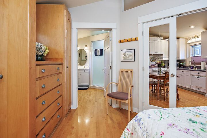 Room 3 of 18