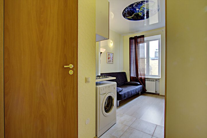 Room 8 of 19