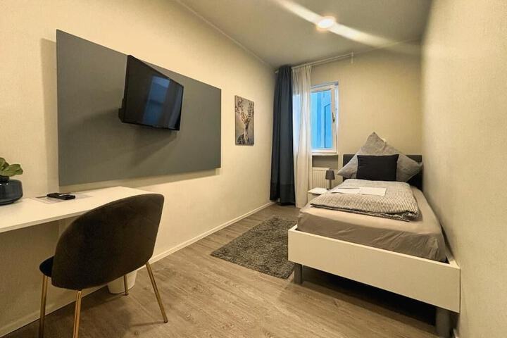 Room 16 of 60