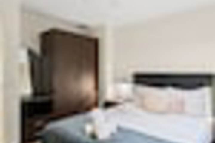 Room 83 of 318