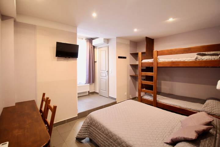 Room 14 of 71