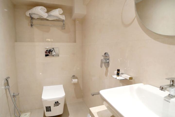 Room 10 of 30