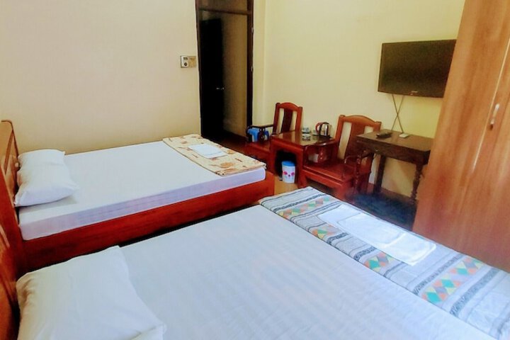 Room 10 of 16