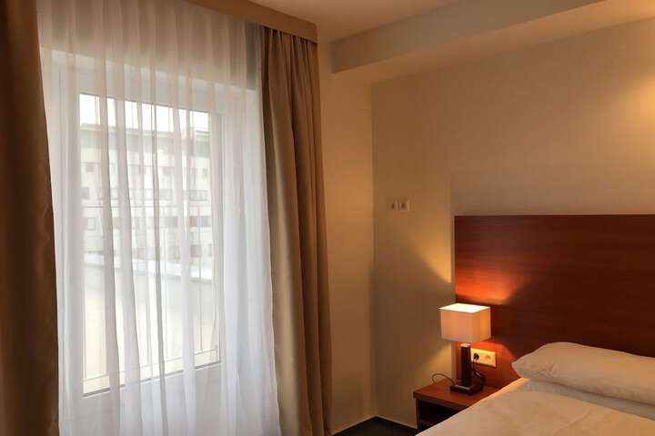 Room 5 of 26