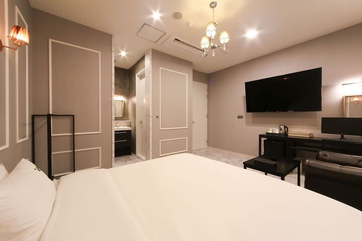 Room 139 of 152
