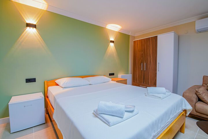 Room 38 of 61