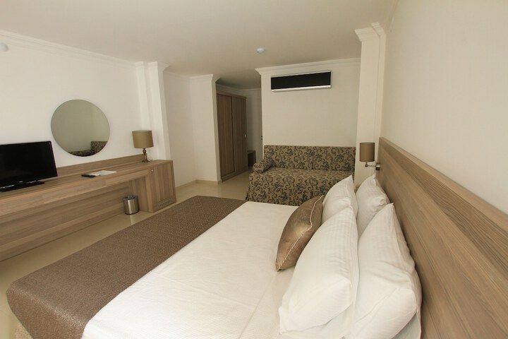 Room 9 of 50