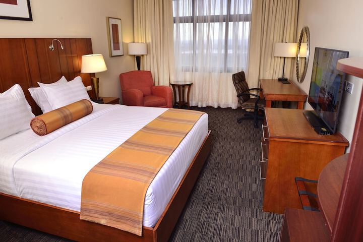 Room 43 of 168
