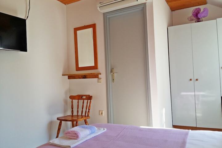 Room 7 of 41